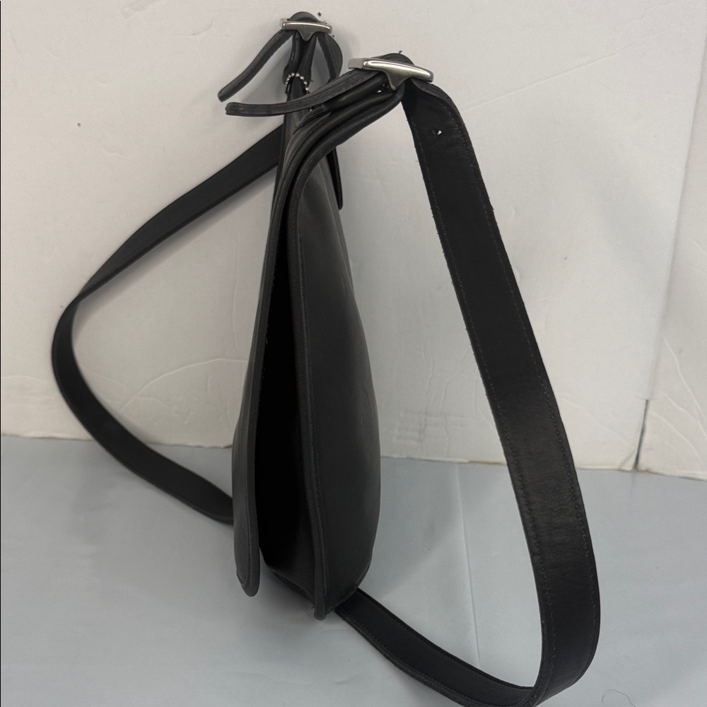 COACH VINTAGE Slim Hippie Flap Saddle Bag. - Picture 3 of 17